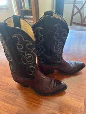 Nocona women’s cowboy/western boots. Vintage